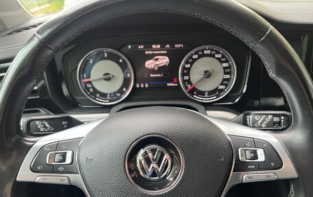 Volkswagen Touareg III, 2018 год, 4 390 000 рублей, 5 фотография