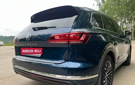 Volkswagen Touareg III, 2018 год, 4 390 000 рублей, 2 фотография