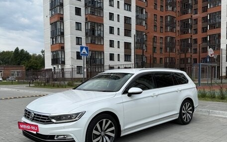 Volkswagen Passat B8 рестайлинг, 2015 год, 1 810 000 рублей, 2 фотография