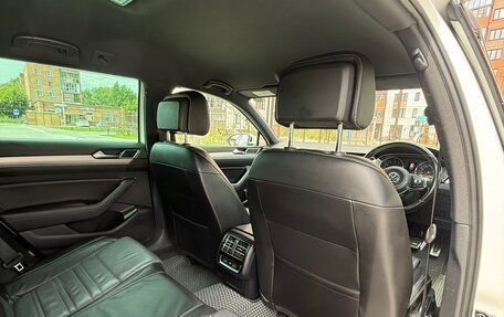 Volkswagen Passat B8 рестайлинг, 2015 год, 1 810 000 рублей, 18 фотография