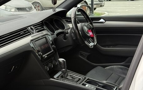 Volkswagen Passat B8 рестайлинг, 2015 год, 1 810 000 рублей, 13 фотография