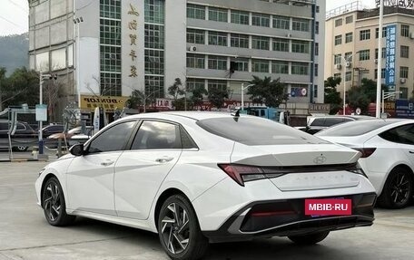 Hyundai Elantra, 2023 год, 1 500 000 рублей, 5 фотография
