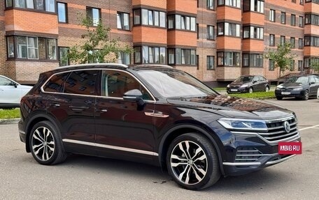 Volkswagen Touareg III, 2018 год, 2 990 000 рублей, 2 фотография