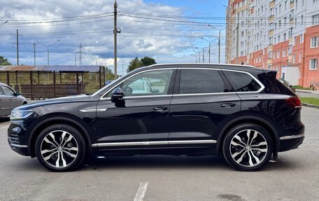 Volkswagen Touareg III, 2018 год, 2 990 000 рублей, 6 фотография