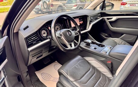 Volkswagen Touareg III, 2018 год, 2 990 000 рублей, 7 фотография