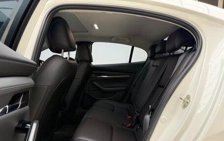 Mazda 3, 2023 год, 1 570 000 рублей, 11 фотография