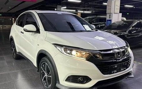 Honda Vezel, 2022 год, 1 700 000 рублей, 3 фотография