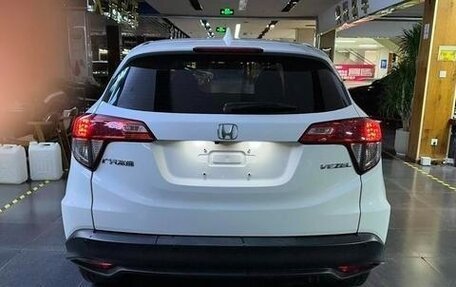 Honda Vezel, 2022 год, 1 700 000 рублей, 5 фотография