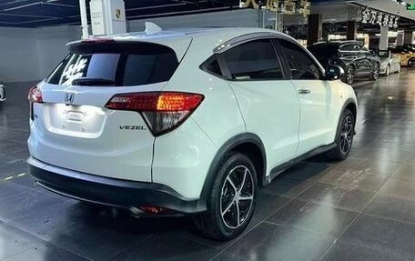 Honda Vezel, 2022 год, 1 700 000 рублей, 6 фотография