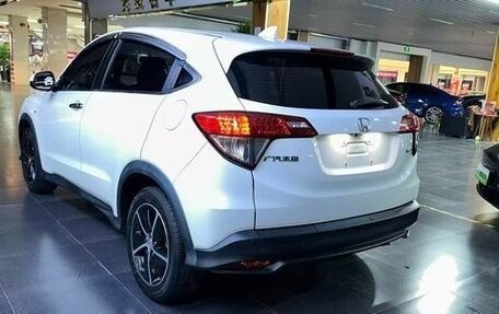 Honda Vezel, 2022 год, 1 700 000 рублей, 4 фотография