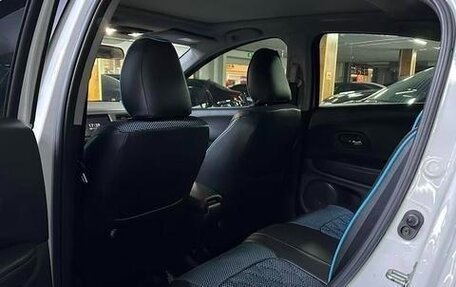 Honda Vezel, 2022 год, 1 700 000 рублей, 9 фотография
