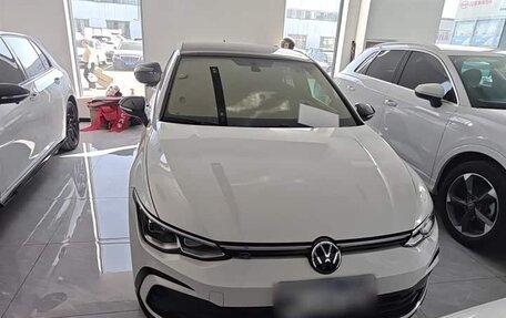 Volkswagen Golf VIII, 2023 год, 1 550 000 рублей, 2 фотография