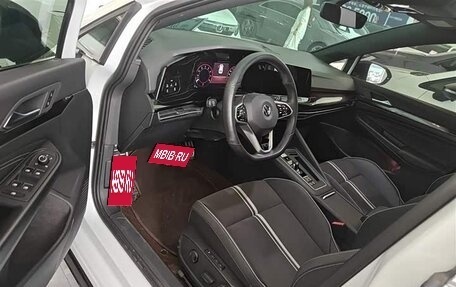 Volkswagen Golf VIII, 2023 год, 1 550 000 рублей, 7 фотография