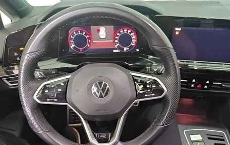 Volkswagen Golf VIII, 2023 год, 1 550 000 рублей, 13 фотография
