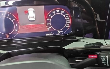 Volkswagen Golf VIII, 2023 год, 1 550 000 рублей, 16 фотография