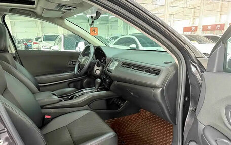 Honda Vezel, 2022 год, 1 430 000 рублей, 10 фотография