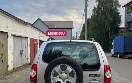 Chevrolet Niva I рестайлинг, 2011 год, 520 000 рублей, 3 фотография