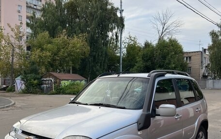 Chevrolet Niva I рестайлинг, 2011 год, 520 000 рублей, 5 фотография