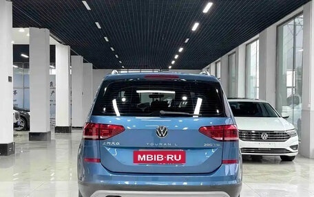 Volkswagen Touran III, 2023 год, 1 780 001 рублей, 5 фотография