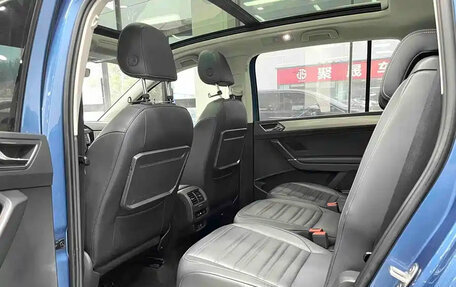 Volkswagen Touran III, 2023 год, 1 780 001 рублей, 10 фотография