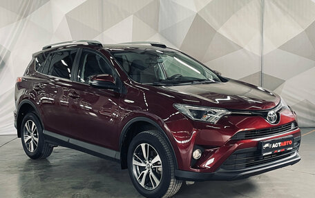 Toyota RAV4, 2017 год, 2 390 000 рублей, 3 фотография