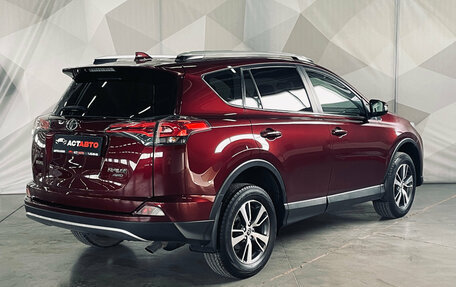 Toyota RAV4, 2017 год, 2 390 000 рублей, 6 фотография
