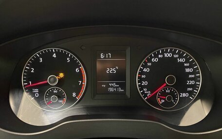 Volkswagen Jetta VI, 2013 год, 999 000 рублей, 11 фотография