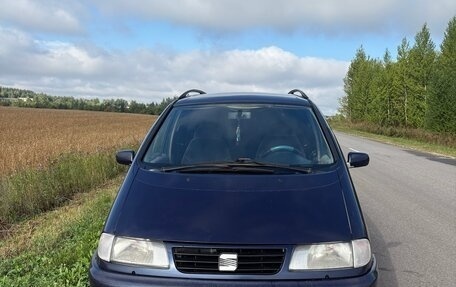 SEAT Alhambra II рестайлинг, 2000 год, 370 000 рублей, 1 фотография