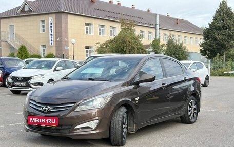 Hyundai Solaris II рестайлинг, 2015 год, 880 000 рублей, 3 фотография