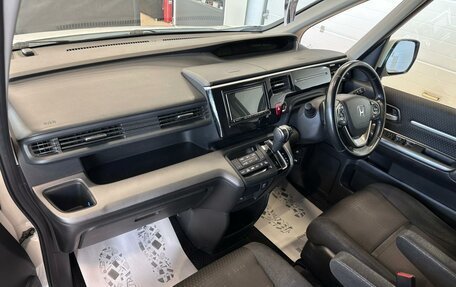 Honda Stepwgn IV, 2021 год, 2 229 000 рублей, 14 фотография