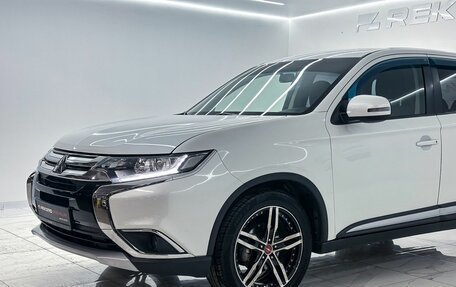 Mitsubishi Outlander III рестайлинг 3, 2015 год, 1 800 000 рублей, 6 фотография