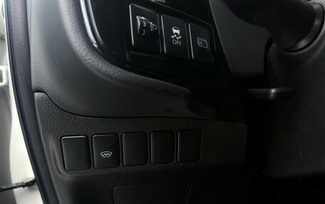 Mitsubishi Outlander III рестайлинг 3, 2015 год, 1 800 000 рублей, 9 фотография