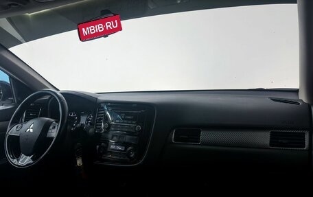 Mitsubishi Outlander III рестайлинг 3, 2015 год, 1 800 000 рублей, 20 фотография