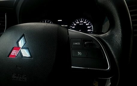 Mitsubishi Outlander III рестайлинг 3, 2015 год, 1 800 000 рублей, 12 фотография
