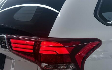 Mitsubishi Outlander III рестайлинг 3, 2015 год, 1 800 000 рублей, 26 фотография