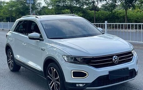 Volkswagen T-Roc I, 2022 год, 1 603 000 рублей, 1 фотография