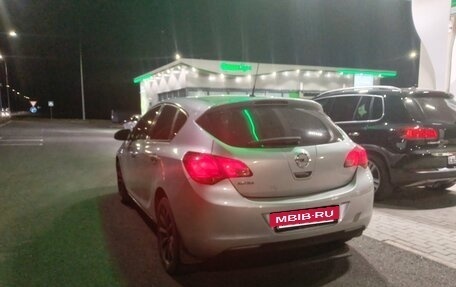 Opel Astra J, 2011 год, 600 000 рублей, 6 фотография