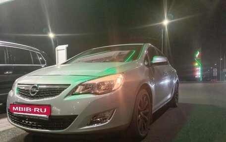 Opel Astra J, 2011 год, 600 000 рублей, 2 фотография