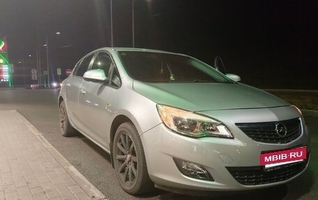 Opel Astra J, 2011 год, 600 000 рублей, 3 фотография