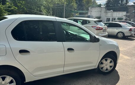 Renault Logan II, 2017 год, 655 000 рублей, 4 фотография