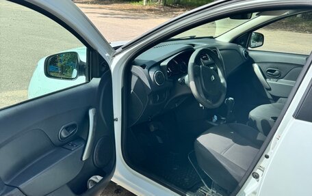 Renault Logan II, 2017 год, 655 000 рублей, 9 фотография