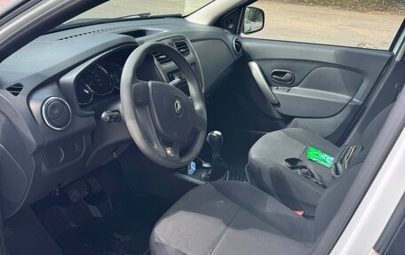 Renault Logan II, 2017 год, 655 000 рублей, 10 фотография