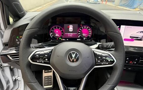 Volkswagen Golf VIII, 2022 год, 1 580 000 рублей, 6 фотография