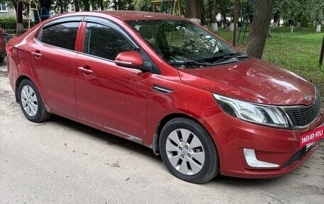 KIA Rio III рестайлинг, 2012 год, 550 000 рублей, 2 фотография