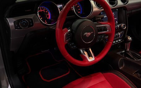 Ford Mustang VI рестайлинг, 2019 год, 3 200 000 рублей, 10 фотография