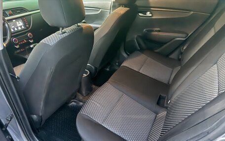 KIA Rio IV, 2018 год, 1 100 000 рублей, 10 фотография