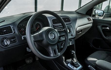 Volkswagen Polo VI (EU Market), 2011 год, 650 000 рублей, 15 фотография