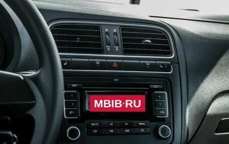 Volkswagen Polo VI (EU Market), 2011 год, 650 000 рублей, 18 фотография