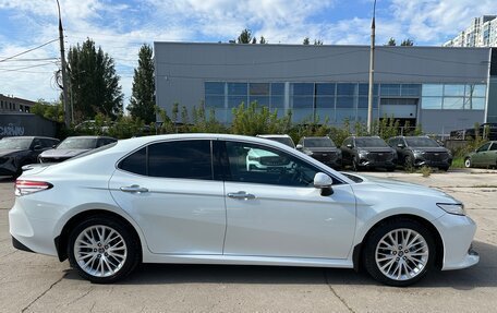 Toyota Camry, 2019 год, 3 250 000 рублей, 5 фотография
