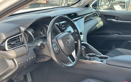 Toyota Camry, 2019 год, 3 250 000 рублей, 12 фотография
